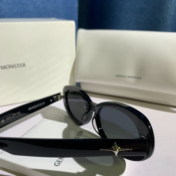 Black Oval Sunglasses with Dark Lenses main image 6